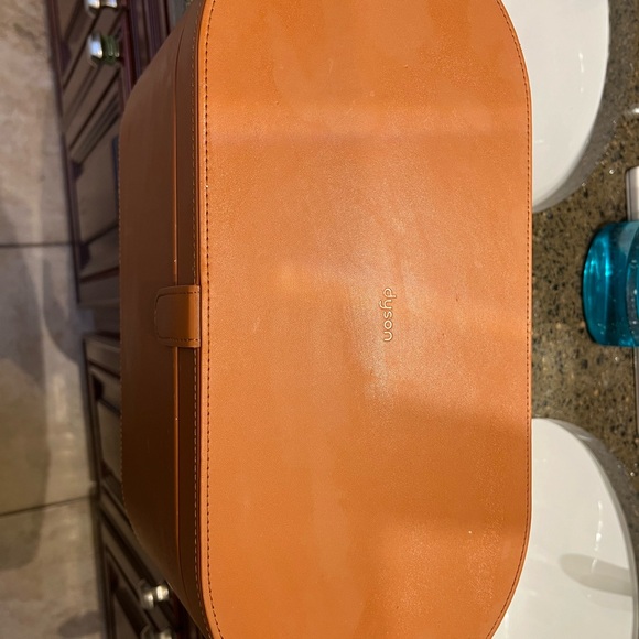 Fuchsia/copper dyson air wrap set with one long hair attachment - Picture 3 of 4